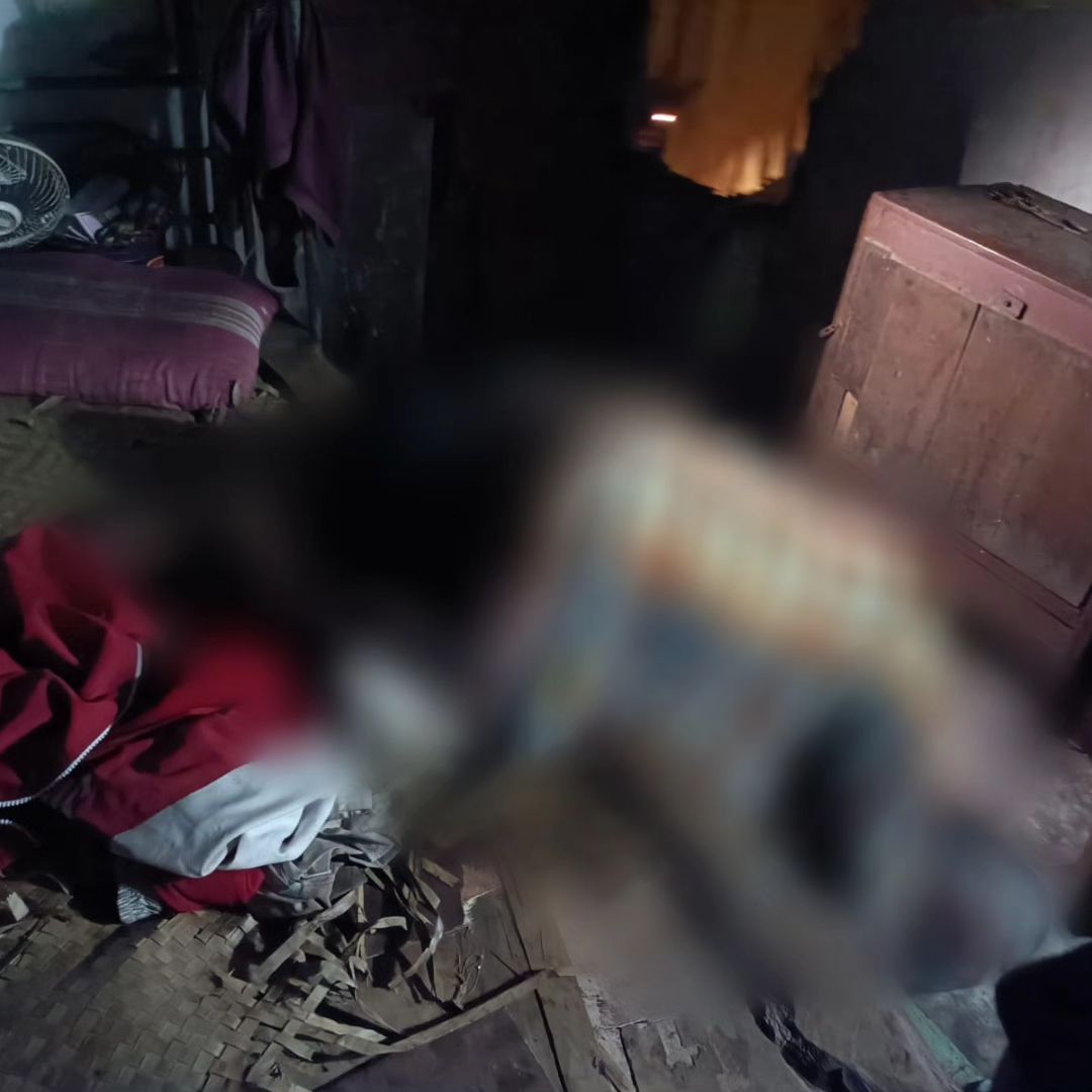 Kondisi jasad lansia sebatangkara di Jombang saat ditemukan di kamarnya Rabu (18/6) malam