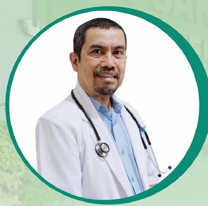 dr H Abdul Ghofir SpPD MMR, dokter spesialis penyakit dalam yang bertugas di poli penyakit dalam Rumah Sakit Islam (RSI) Jombang