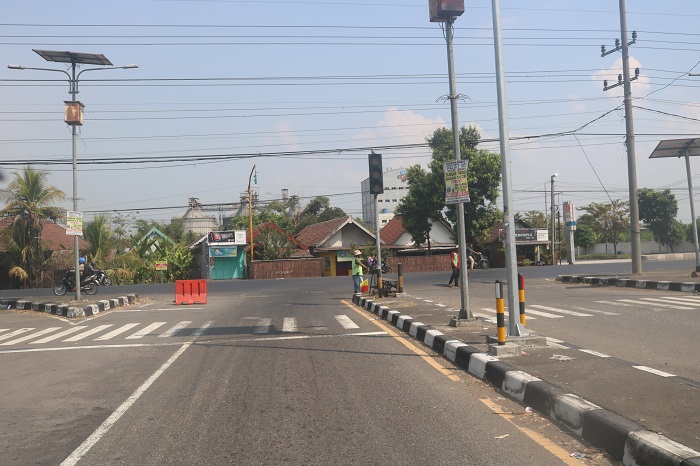 Jalur  ini yang akan menjadi pengganti Jalan Raya Mojoagung Jombang setelah Bus, truk dan kendaraan besar dilarang melintas