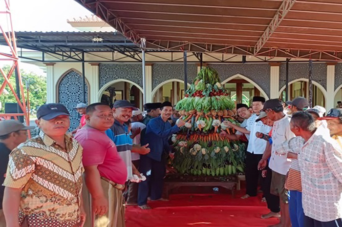 Masyarakat Mentoro menggelar festival Martabak yang diadakan setiap bulan Agustus