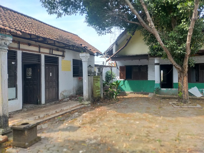 KUMUH: Kondisi kantor Wilker Pendidikan Kecamatan Tembelang tak terawatt.
