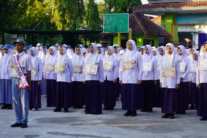 Prosesi apel pembukaan Matsama di MAN 7 Jombang