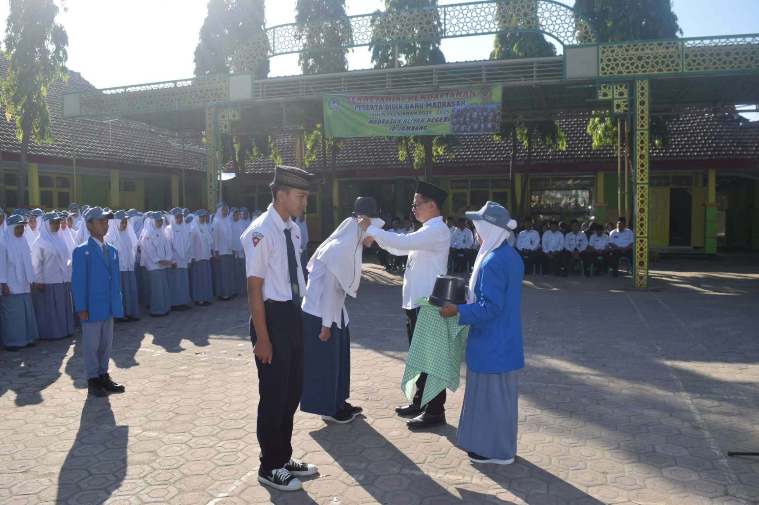 Kepala MAN 10 Jombang, Dr Fahmie Amrullah, saat upacara pembukaan Matsama.