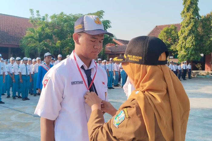 Pembukaan MPLS SMAN Bareng dibuka secara simbolis