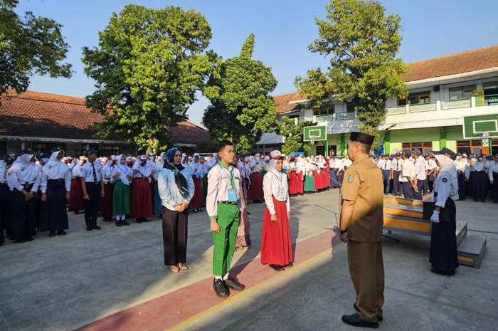 Prosesi upacara pembukaan MPLS SMPN 1 Mojoagung Jombang