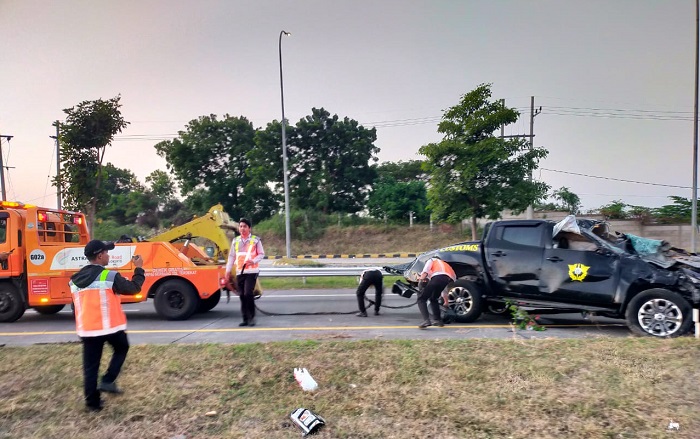 Kondisi mobil milik Bea Cukai kediri yang terlibat kecelakaan di Tol Jombang Mojokerto