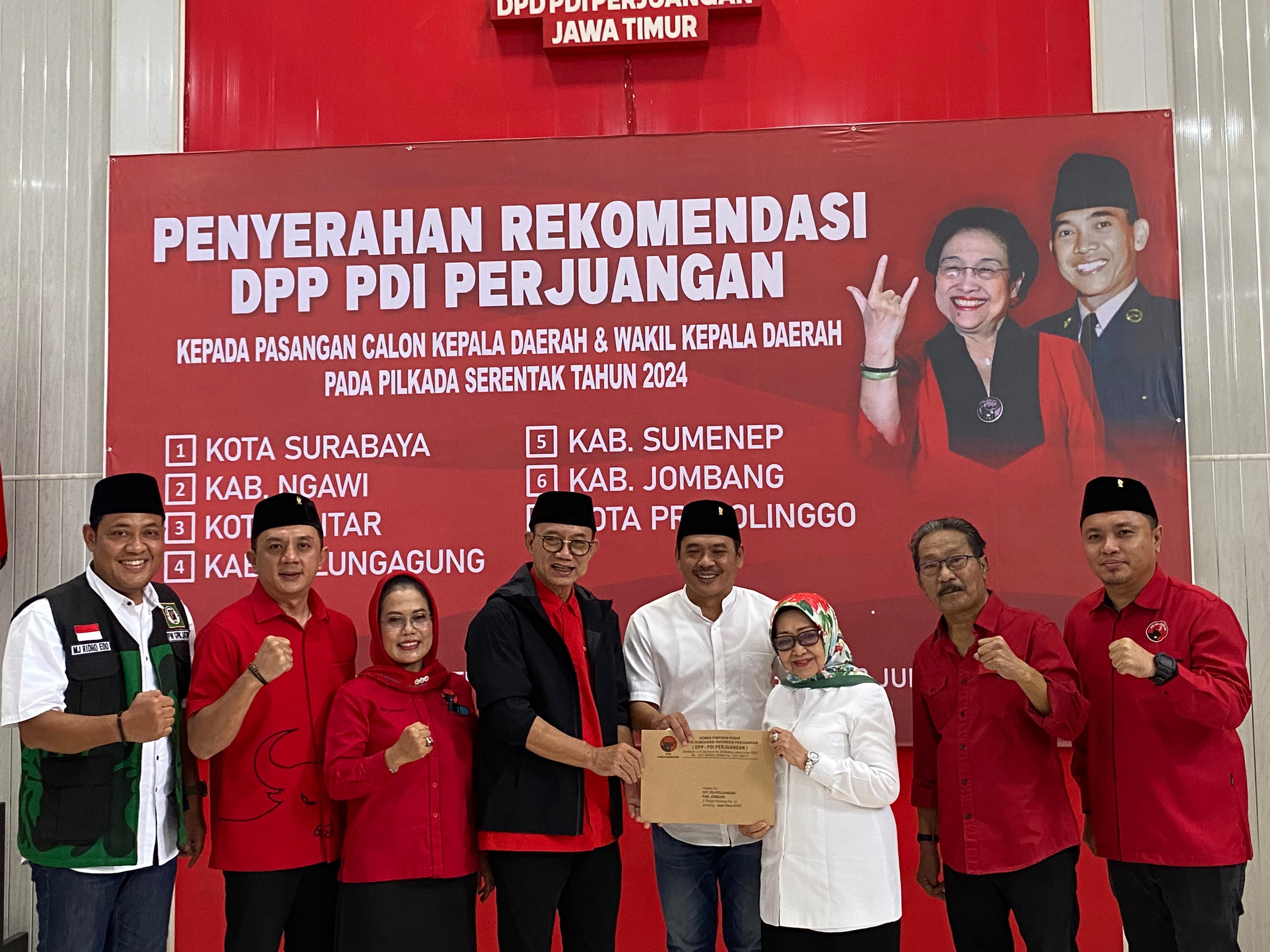 Mundjidah dan Sumrambah menerima rekomendasi dari PDI Perjuangan untuk maju di Pilbup Jombang 2024