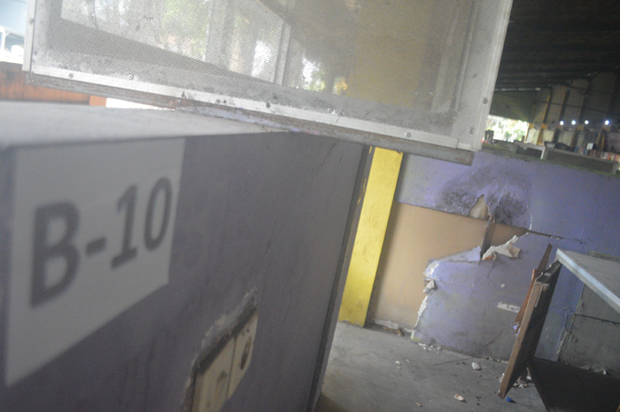 Nomor mulai dipasang di lapan-lapak pedagang Pujasera Kebonrojo Jombang