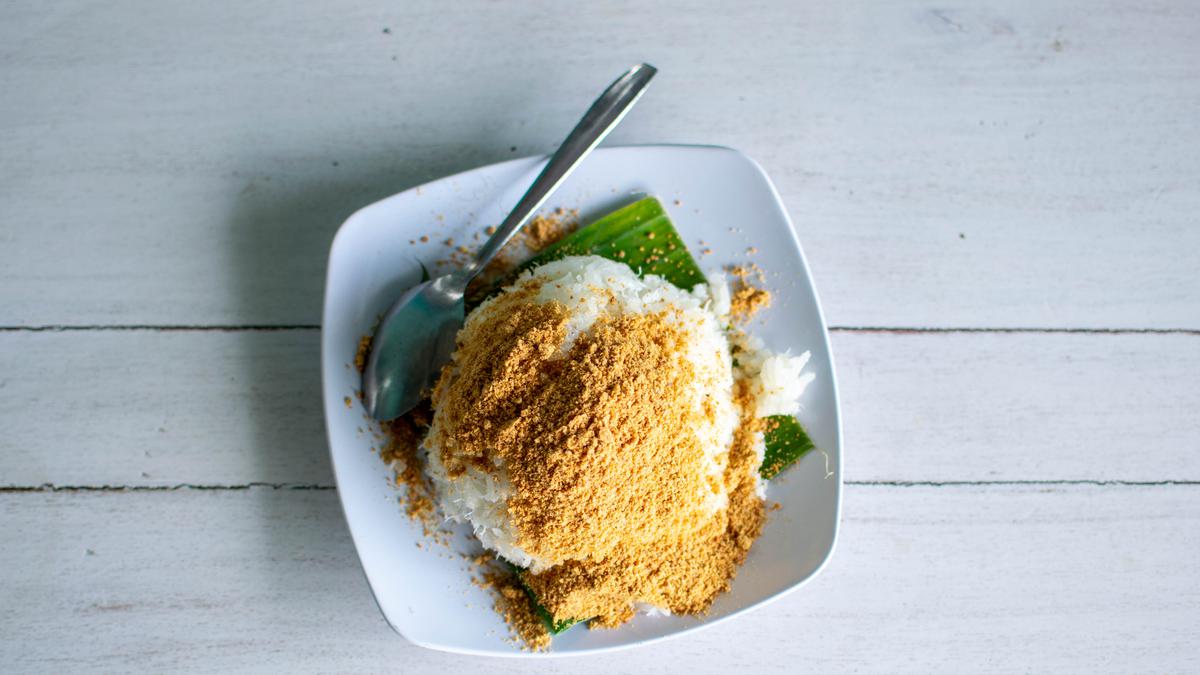 Ketan Sambel, salah satu jajanan tradisional