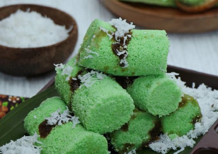 Kue Putu, jajanan tradisional dan makin langka