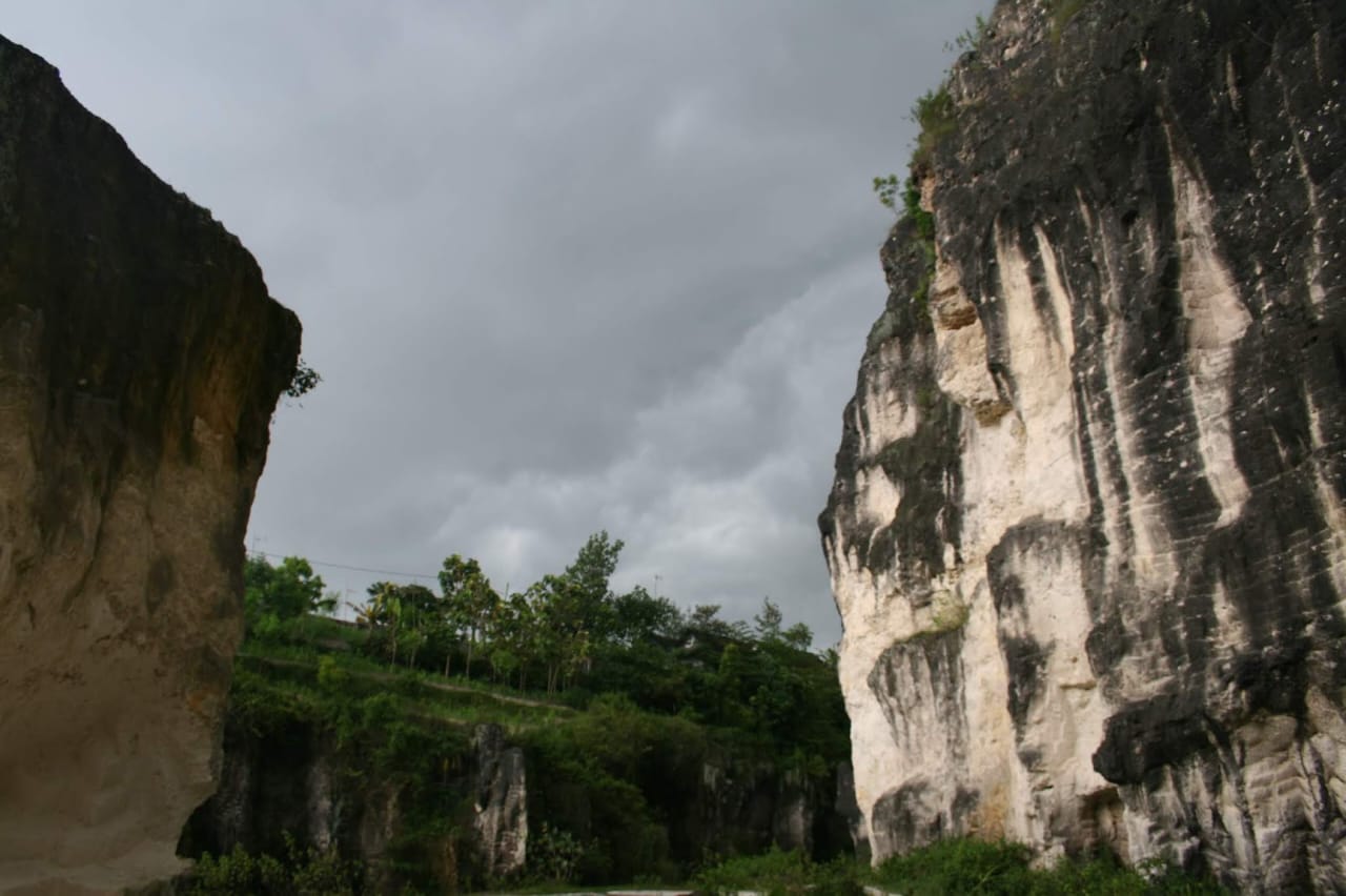 gunung pegat lamongan yang punya mitor mengerikan