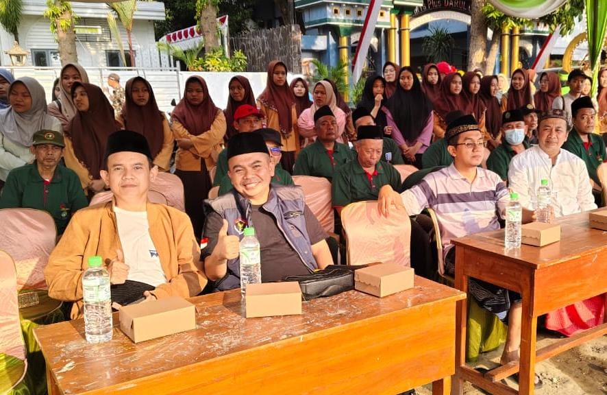 HM Syarif Hidayatullah ST MMT (Gus Sentot) menghadiri final sepak bola Liga Unit Darul Ulum, Minggu (11/8).