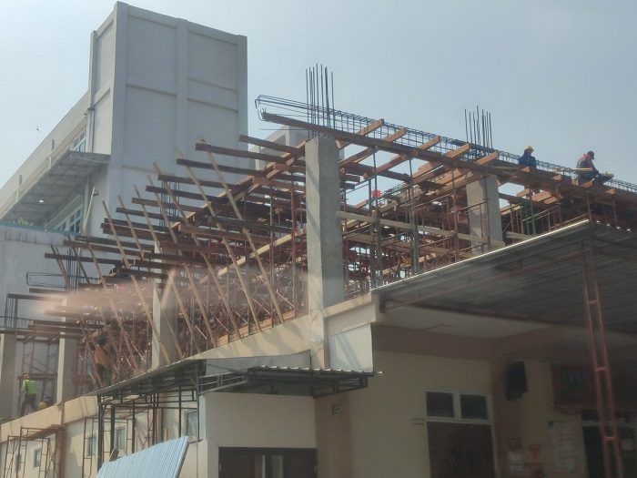 Proyek pembangunan gedung IDG lantai 2 dan 3 RSUD Ploso Jombang terus dikebut