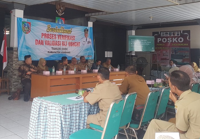 Proses verifikasi calon penerima BLT DBHCHT di Ploso Jombang beberapa waktu lalu