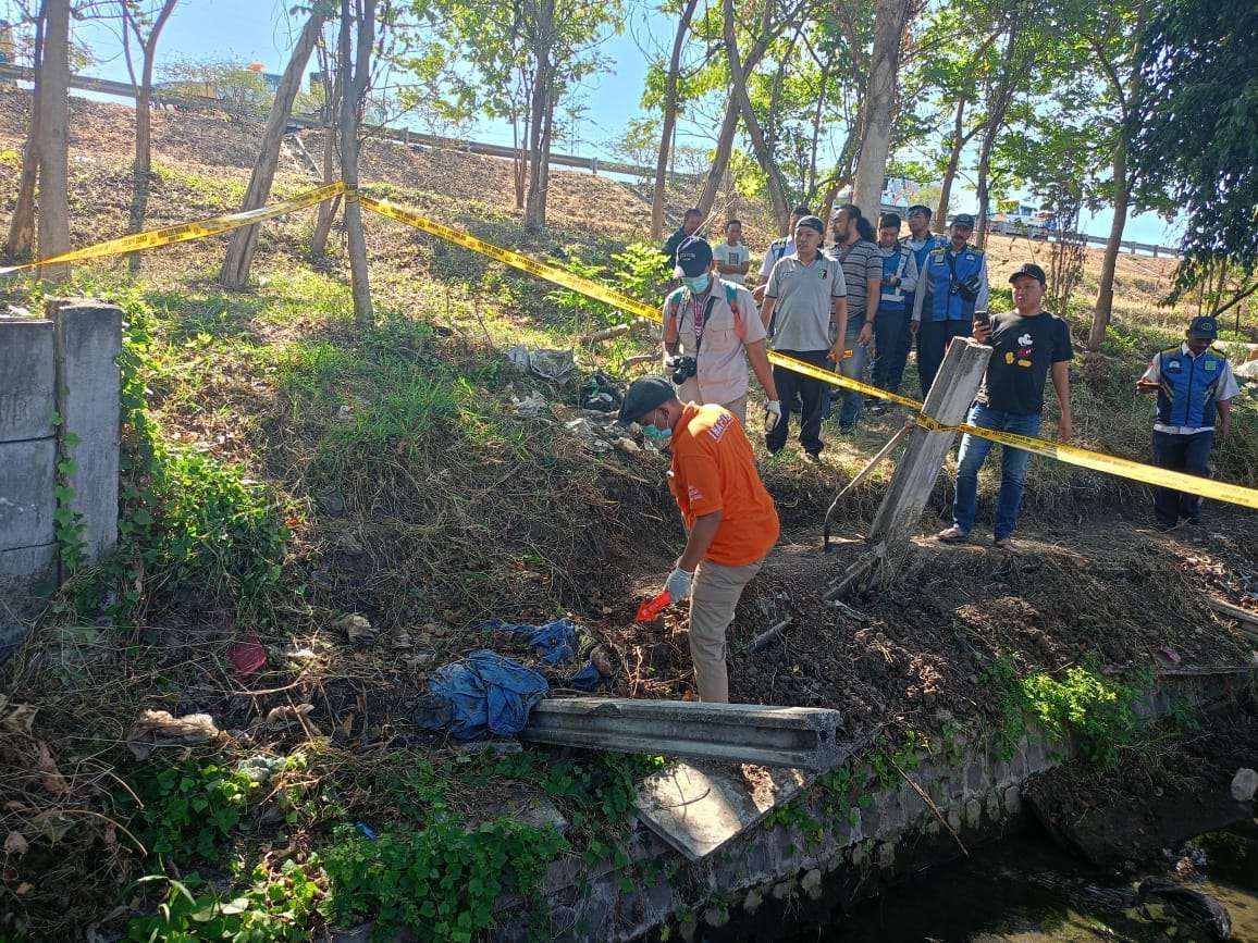 Penemuan kerangka wanita korban pembunuhan di tol Sidoarjo