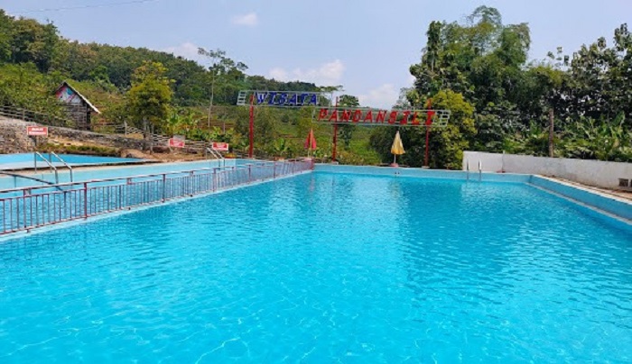 Wisata kolam renang Pandansili di Ngampungan, Bareng