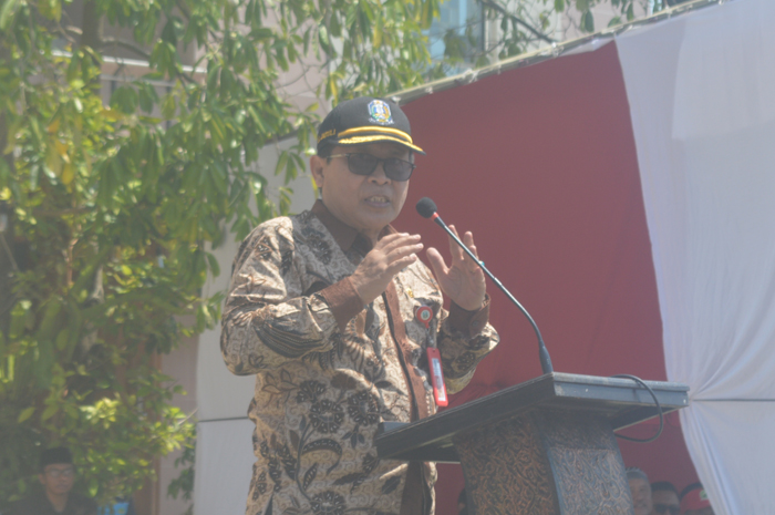 Asisten Administrasi Umum Setdaprov Jatim, Akhmad Jazuli, menutup kerja bersama bakti untuk negeri LDII Jatim di Ponpes Gadingmangu.