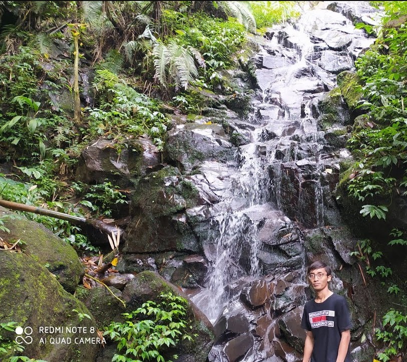 Air terjun Sanggar di Desa Jarak, Wonosalam, Jombang