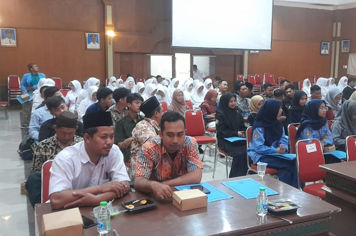 sosialisasi diikuti mahasiswa di Ruang Bung Tomo kantor Pemkab Jombang