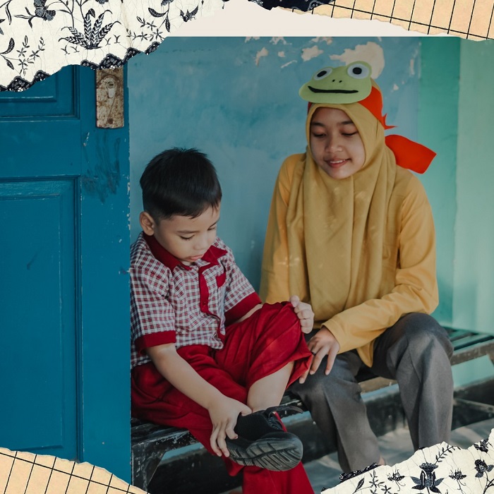 MERDEKA BELAJAR: Salah satu siswa homeschooling PKBM Hayala, Jombang saat menjalani kegiatan di rumahnya.