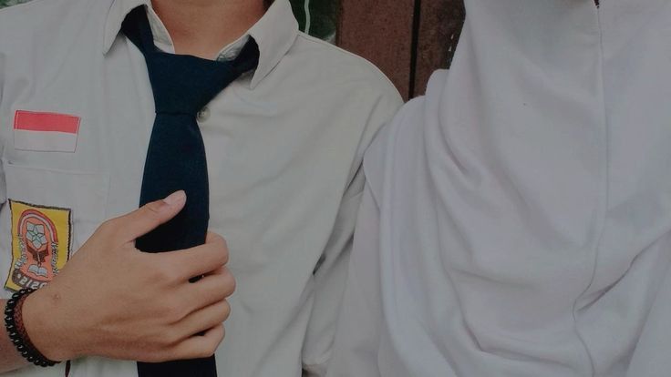 Ilustrasi fenomena berpacaran yang telah masuk dunia remaja dan anak-anak indonesia
