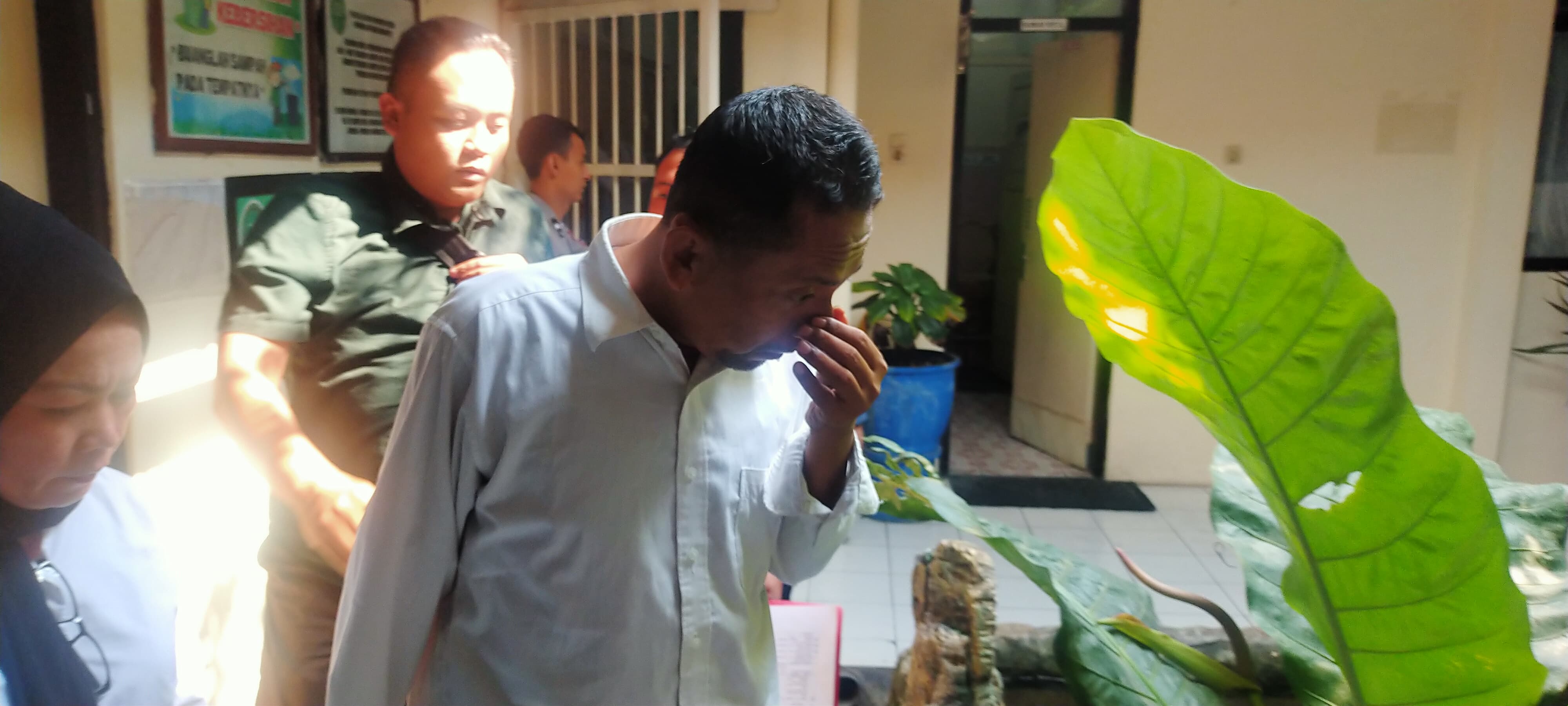 Wawan Sudarmanto, Kades Sumberteguh, Kudu Jombang usai menjalani sidang di PN Mojokerto