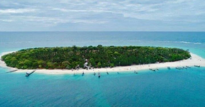 Pulau Gili Iyang di Madura