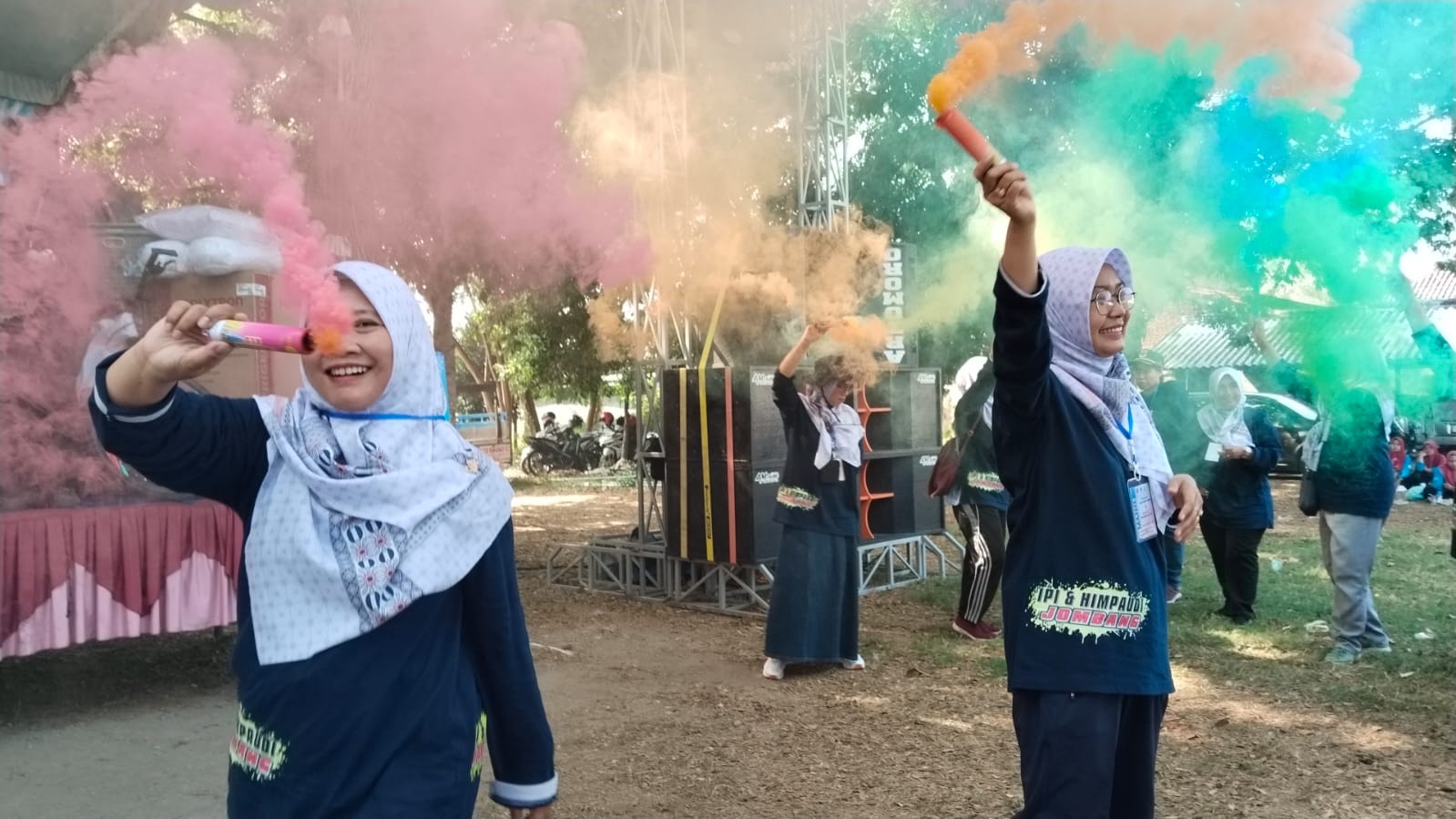 Kegiatan jalan sehat memperingkati HUT Himbaudi ke 19 dan IPI ke 18 berlangsung meriah