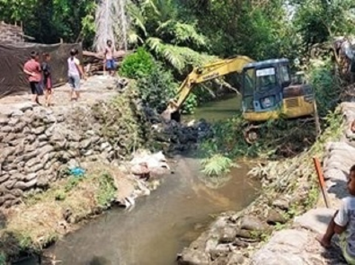 DLH Jombang melakukan pemulihan lingkungan terdampak Limbah B3