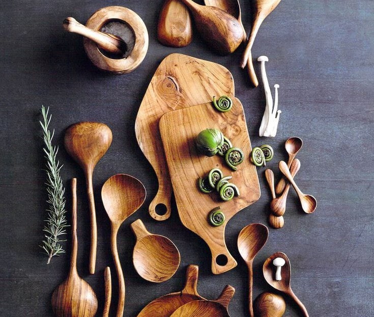 Ilustrasi alat masak berbahan kayu dan manfaatnya untuk kesehatan
