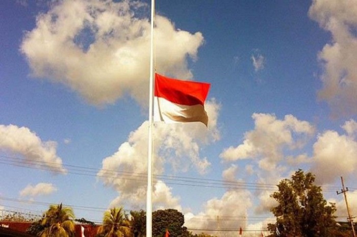 Pengibaran bendera setengah tiang