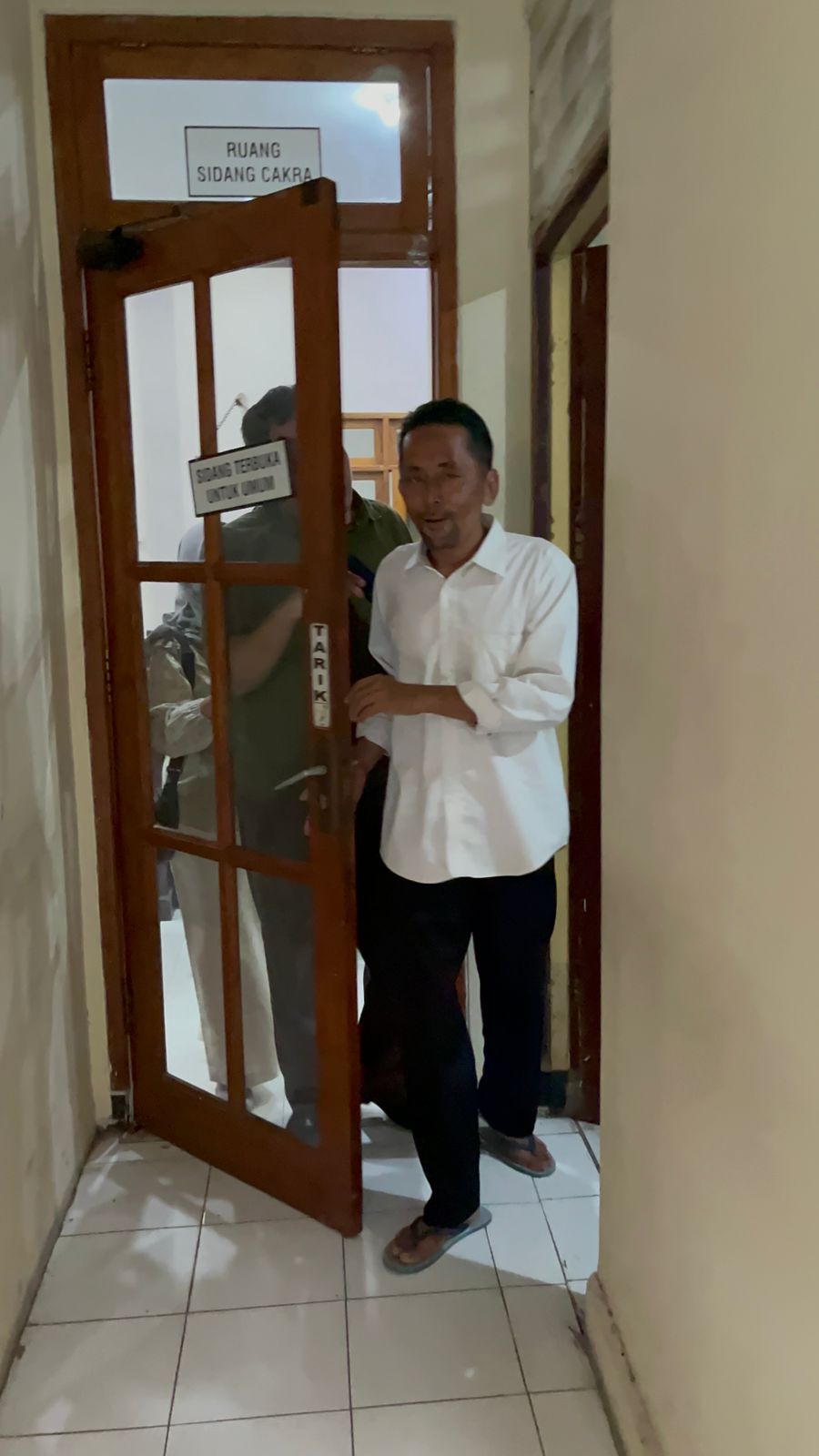 Wawan Sudarmanto, Kades Sumberteguh, Kudu Jombang usai menjalani sidang vonis di PN Mojokerto