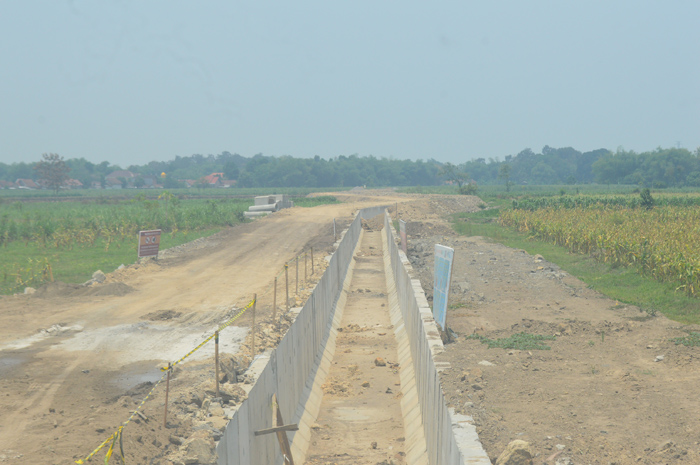 Proyek pembangunan saluran irigasi Pariterong