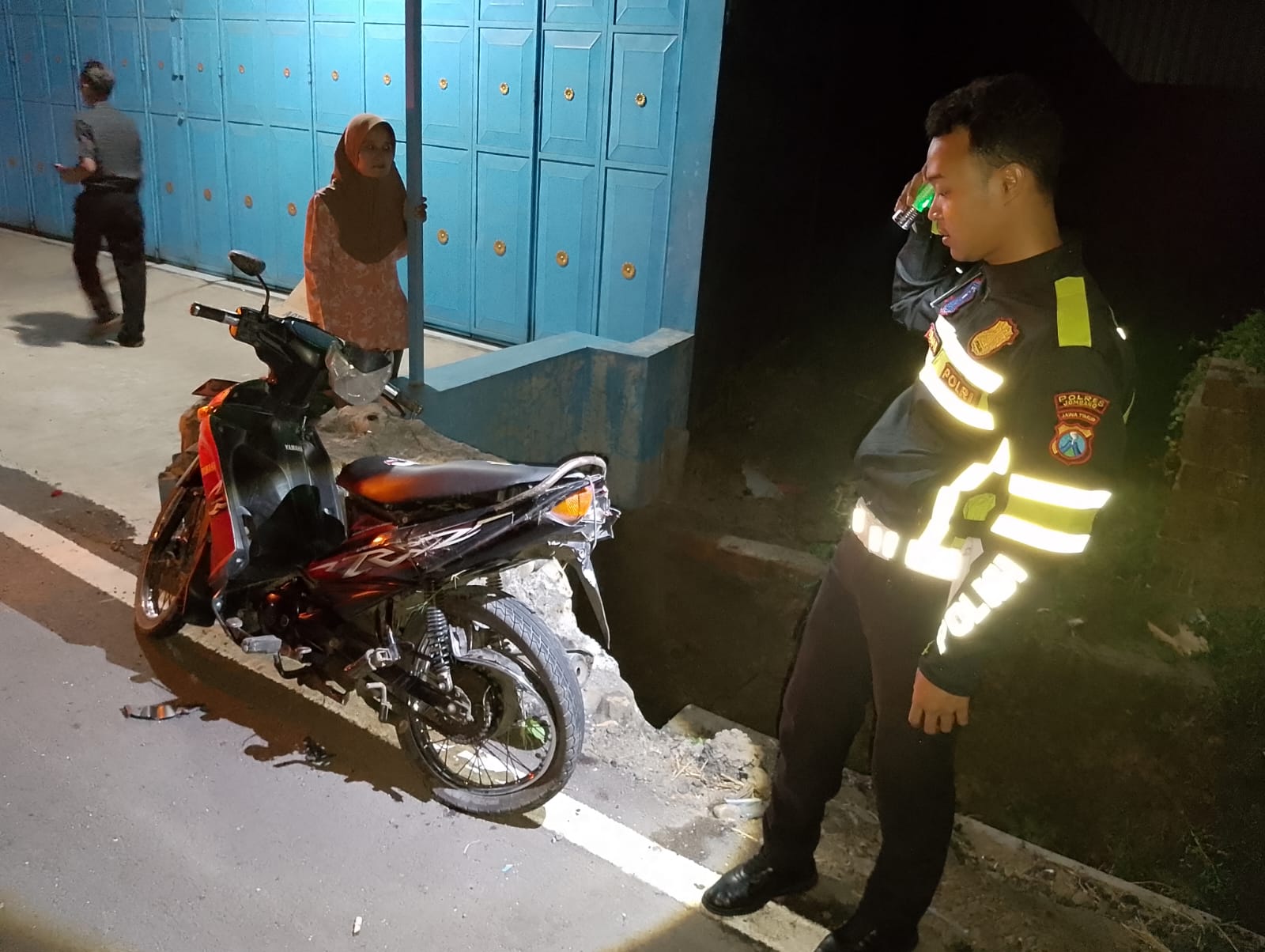 Kondisi motor korban yang terlibat kecelakaan maut di Desa Karangpakis, Kecamatan Kabuh, Jombang