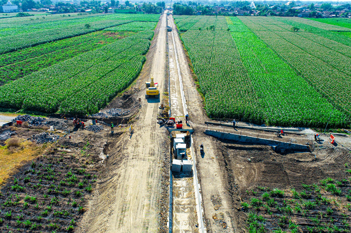 Pekerjaan proyek irigasi Pariterong di Jombang sudah mencapai 90 persen dan tengah menuntaskan sejumlah bagian crossing