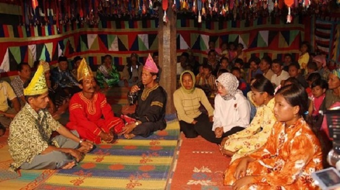 Tradisi Batombe