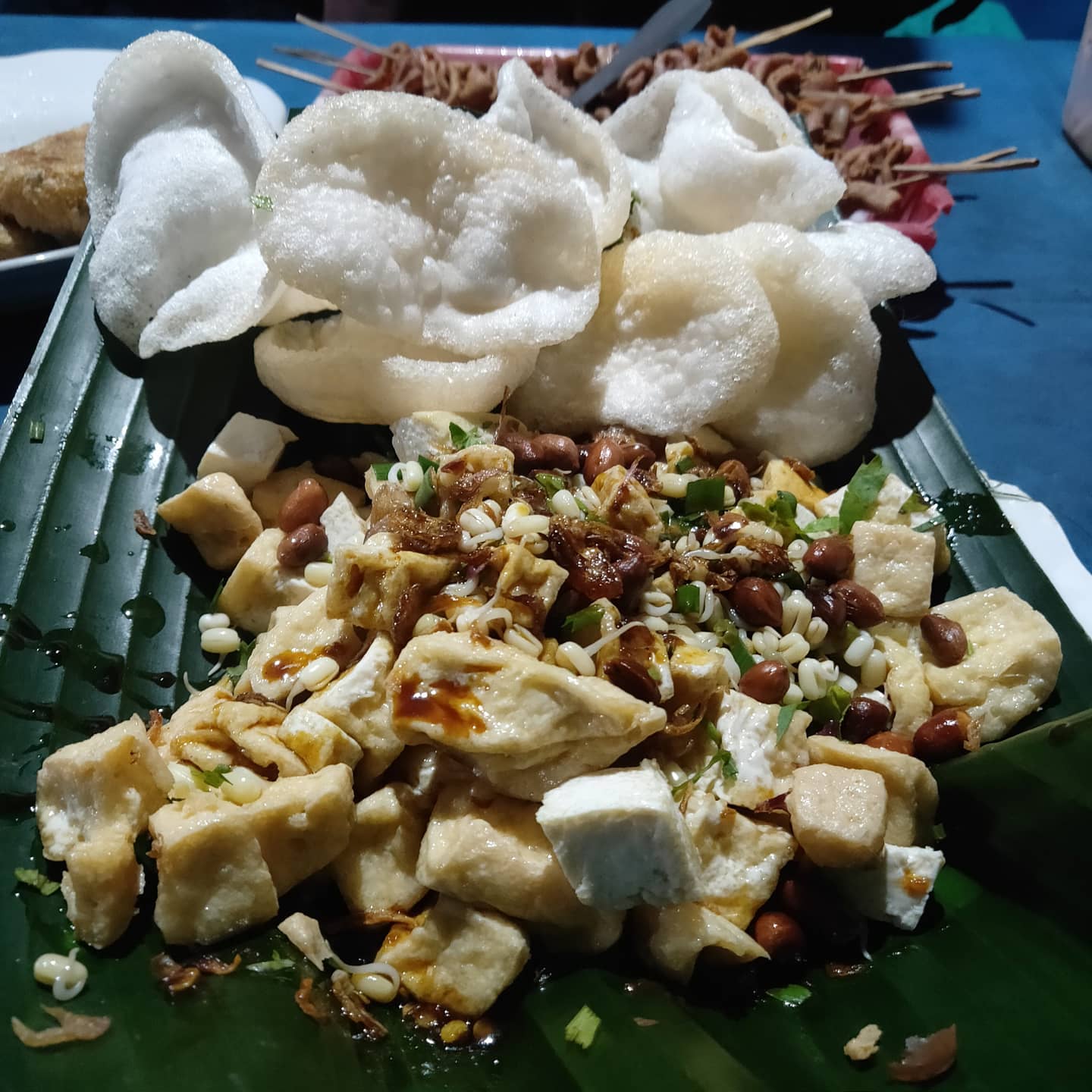 Kuliner tahu bumbu lawu di Blitar