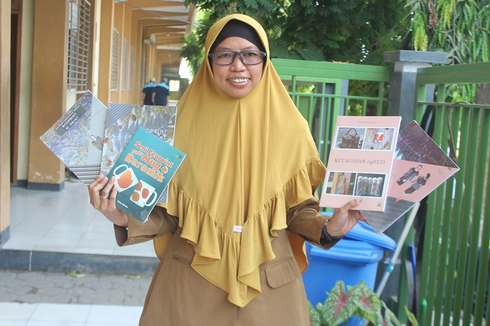 Riska Uzlifah SPd guru berprestasi yang mengajar di SMKN Gudo.