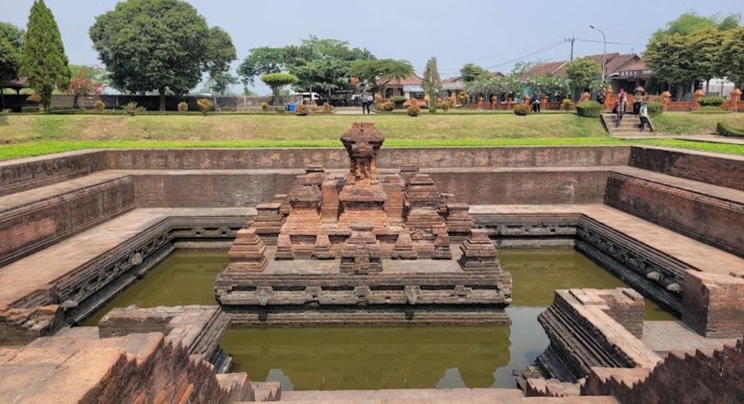 Candi Tikus di Mojokerto