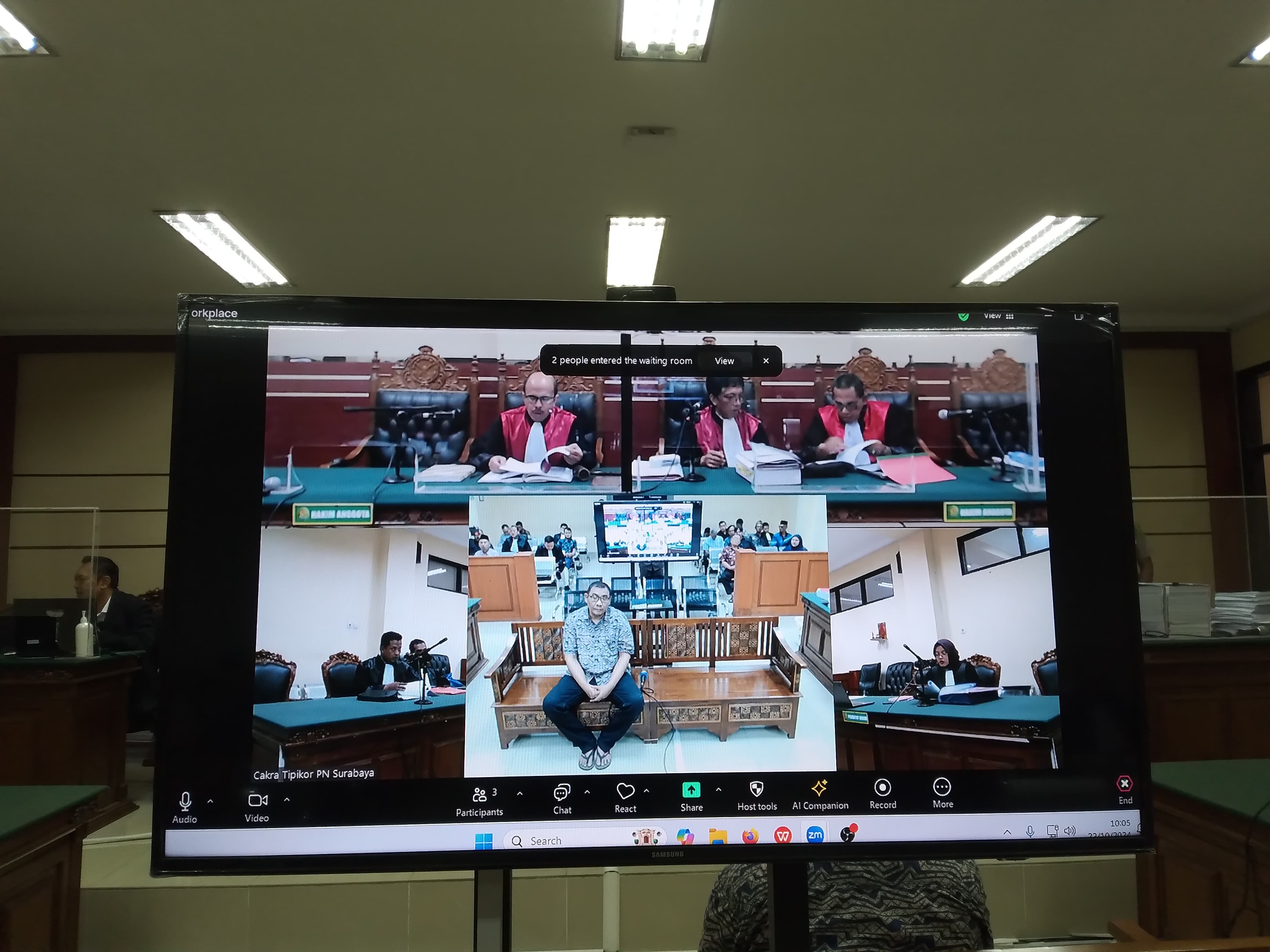 Suasana sidang lanjutan kasus korupsi dana hibah pemprov Jatim di Jombang (22/10) eksepti terdakwa ditolak majelis hakim