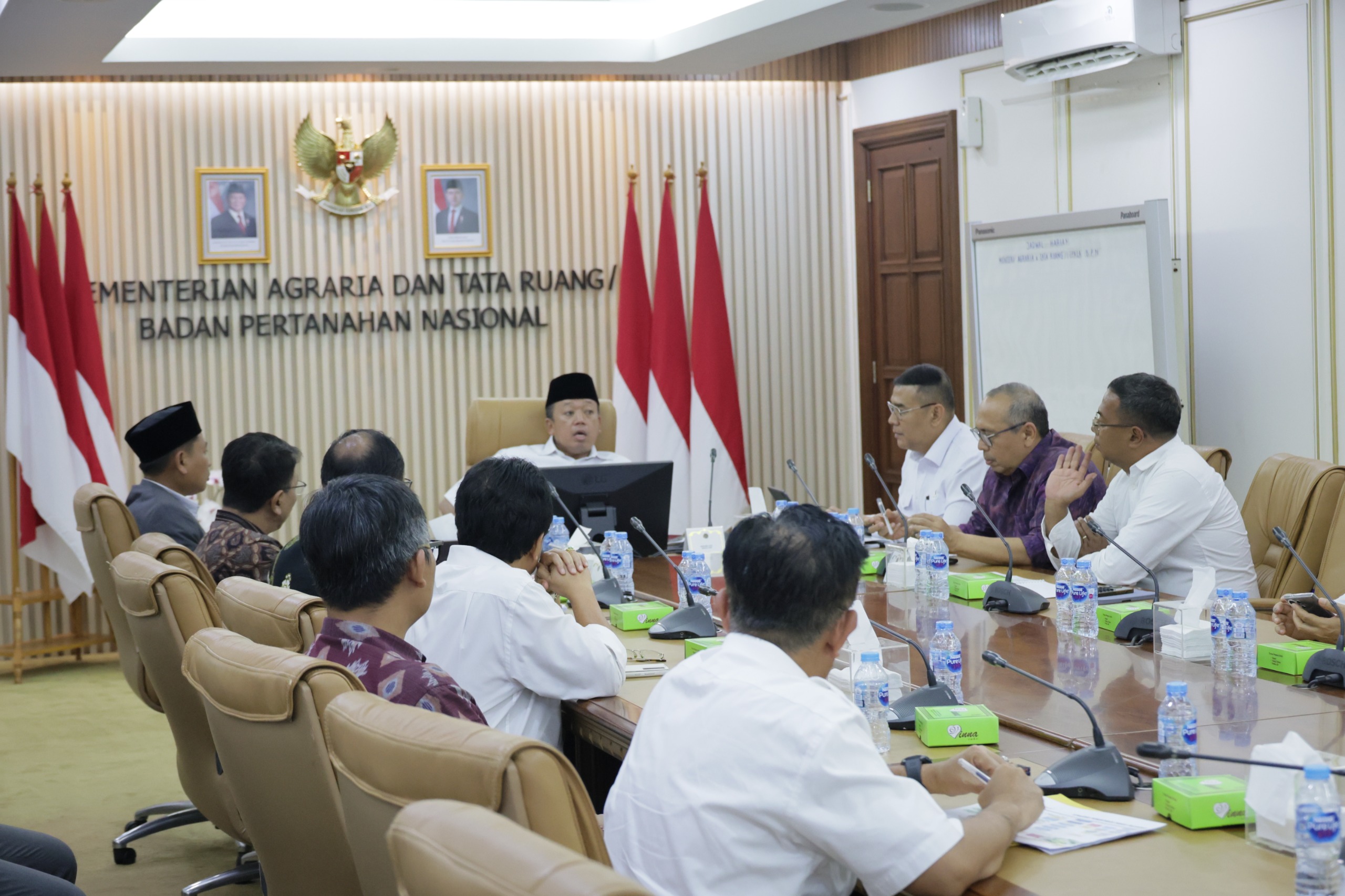 Menteri ATR BPN Nusron Wahid menemui perwakilan BIG