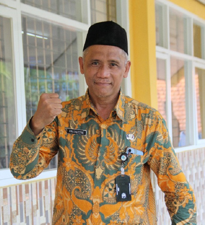 Khasani, Kepala SMKN 3 Jombang
