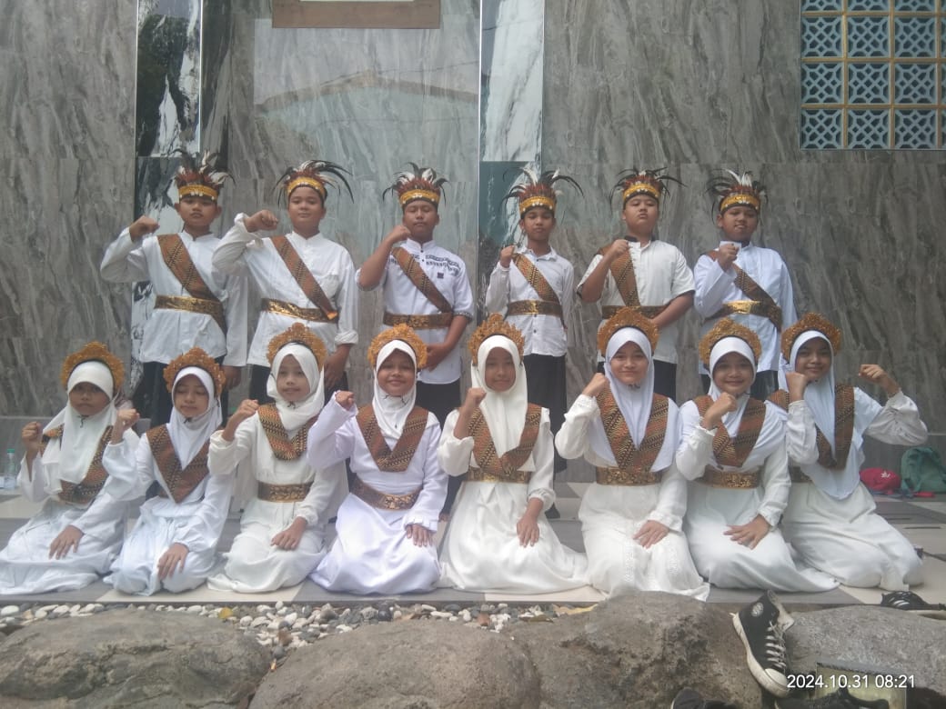 Siswa SD Plus Darul Ulum Jombang usai mengikuti kegiatan lomba P5 di Dinas P dan K jombang