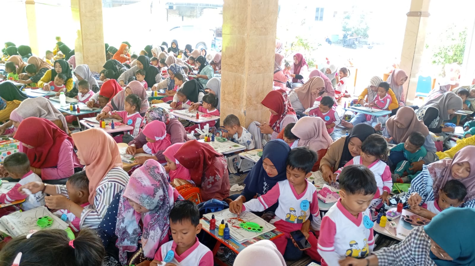 Kegiatan apresiasi menutul mamamia yang dilaksanakan di Balai Desa Jogoroto, Rabu (6/11)