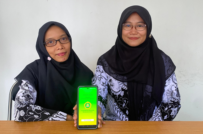Dosen mata kuliah Manajemen UMKM ITEBIS PGRI Dewantara Jombang, Kristin Juwita SE MM (kiri) dan Novita Mardiani SE MM CRP (kanan).
