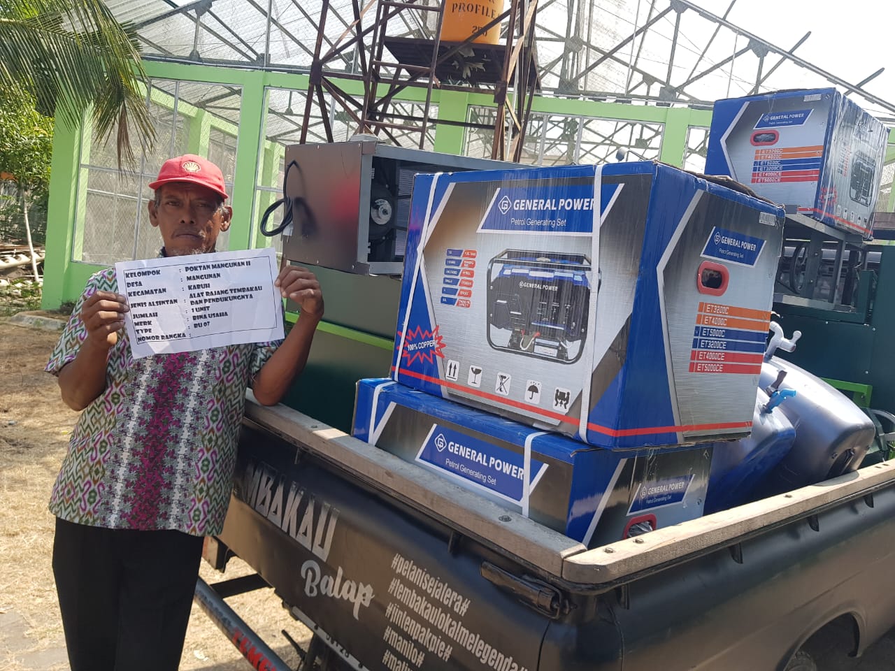 Poktan di Jombang yang menerima mesin rajang dari DBHCHT 2024