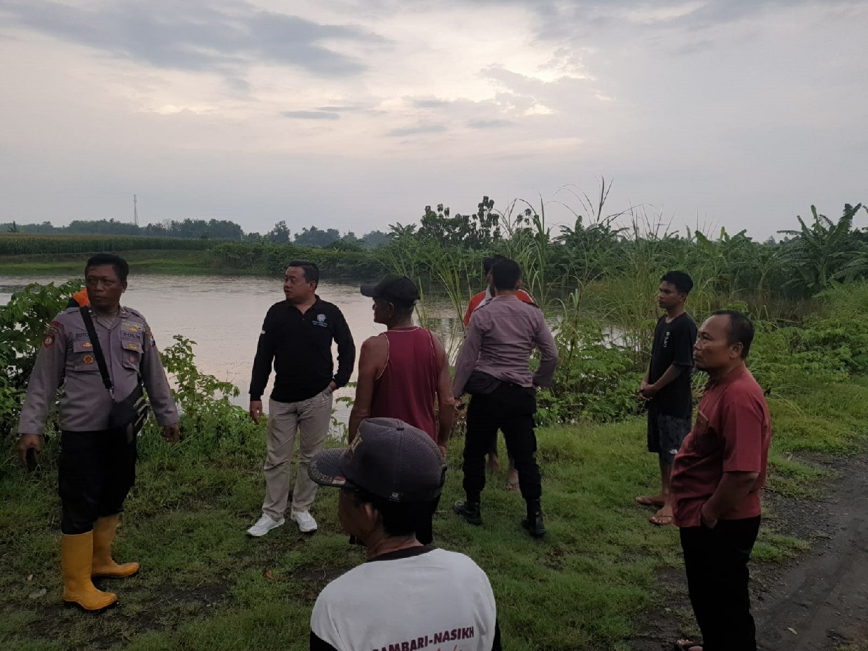 Kuari bekas galian pasri di Plandaan Jombang ini menewaskan seorang remaja yang nekat berenang di dalamnya