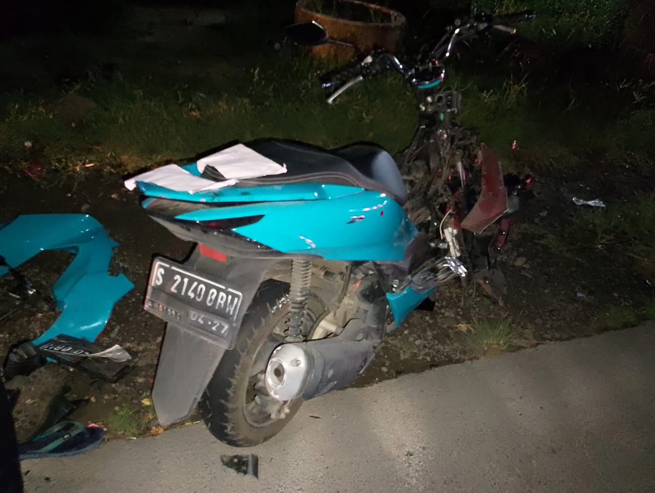 Kondisi motor yang terlibat tabrakan maut di Mojoagung Jombang Minggu (29/12) dini hari