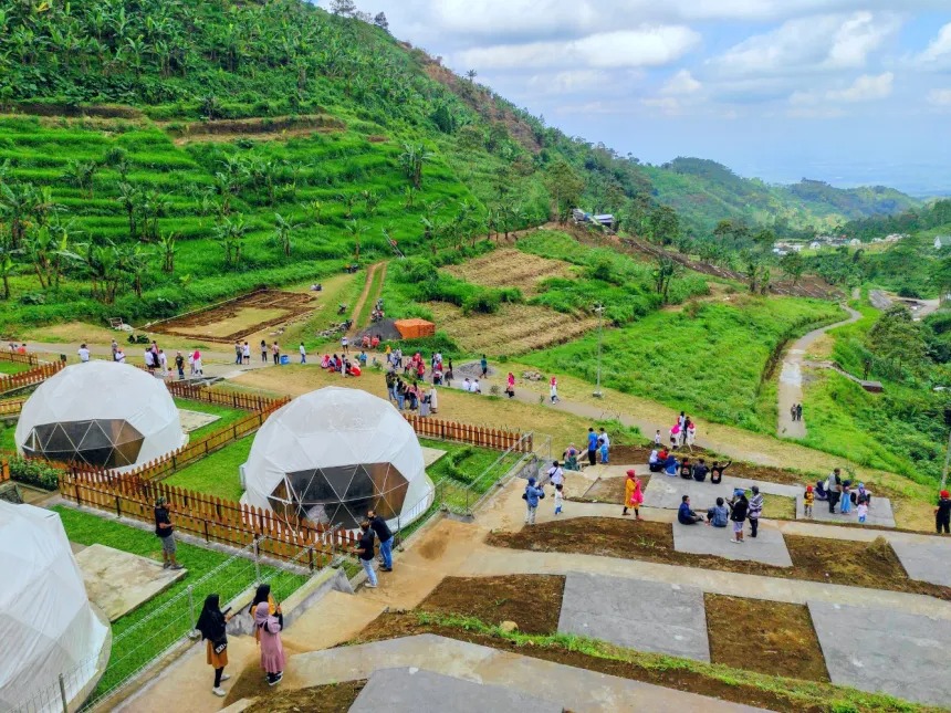 Lembah Indah Glamping Resort