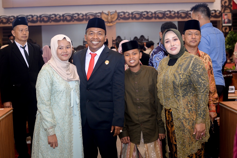 Mohammad Agus Fauzan bersama istri dan anaknya